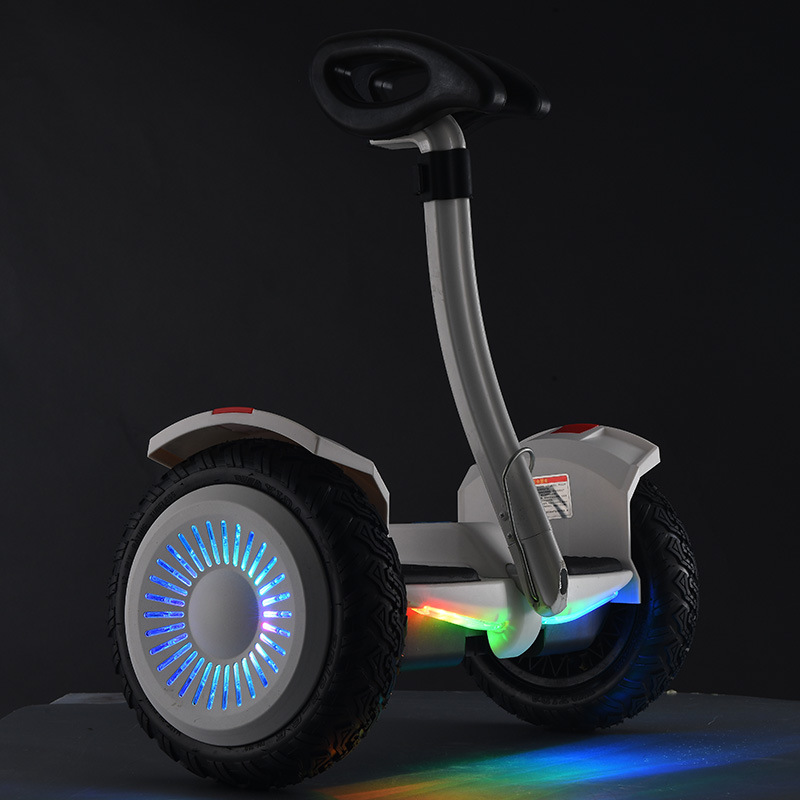 اسکوتر برقی آفرود هوشمند IROBOT 2023 در حال حرکت روی مسیر ناهموار