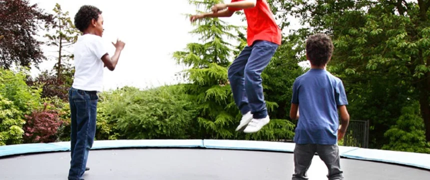 ترامپولین چیست و در هنگام خرید آن به چه نکاتی باید توجه کنید