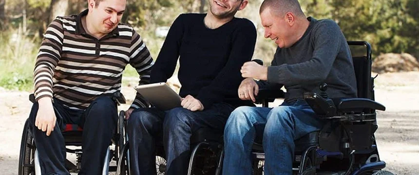 ویلچر برقی چیست و در هنگام خرید به چه نکاتی باید توجه کنید